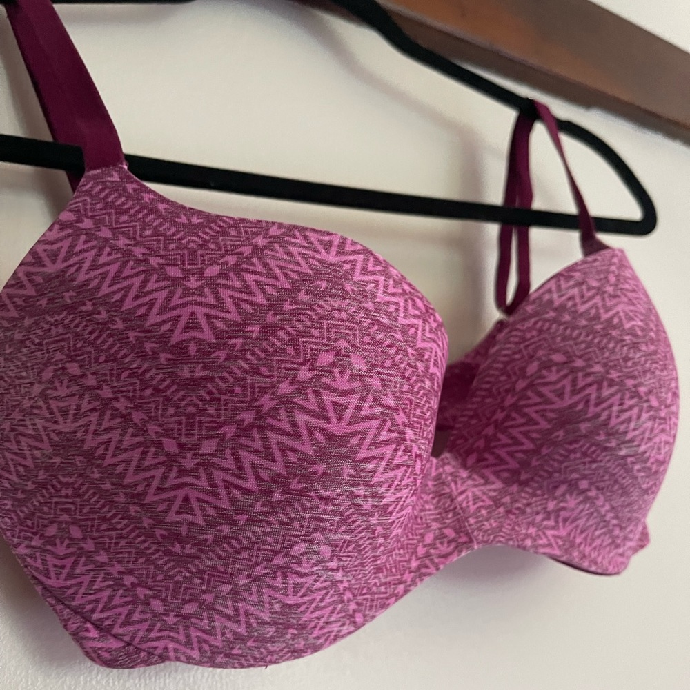 Victoria Secret PINK 32DD Pink Bra